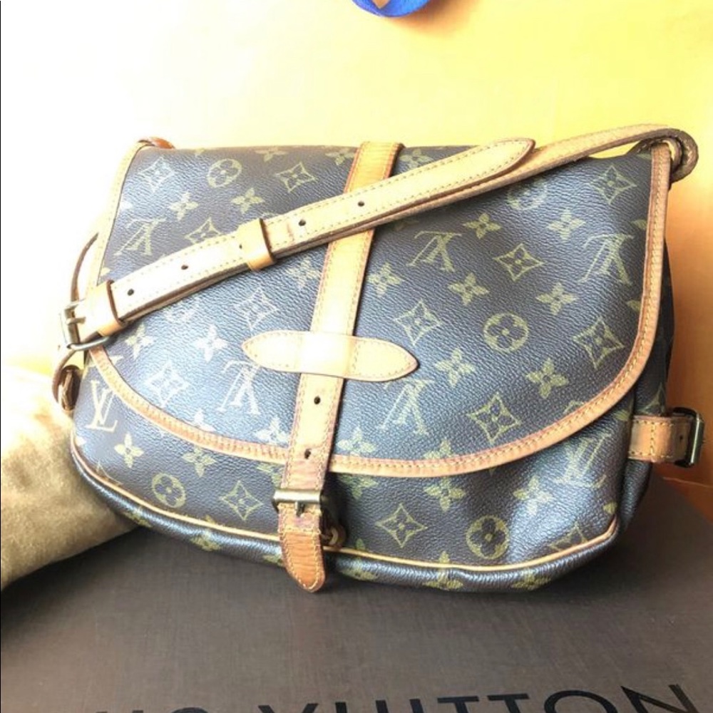 Louis Vuitton Saumur 30